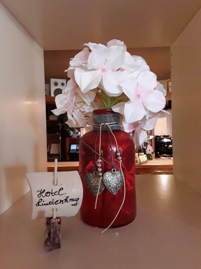 Gasthof Lindenkrug Broderstorf 외부 사진